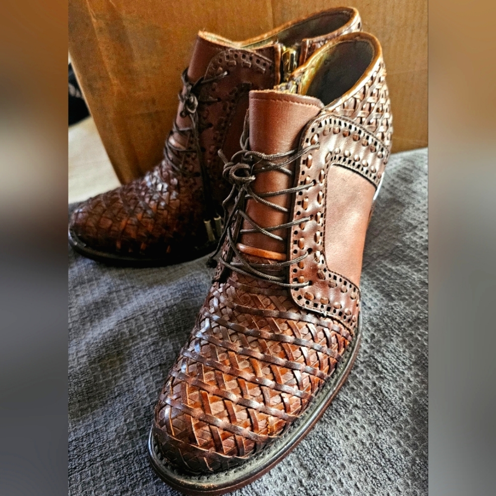 Cuadra Booties- authentic. Leather.